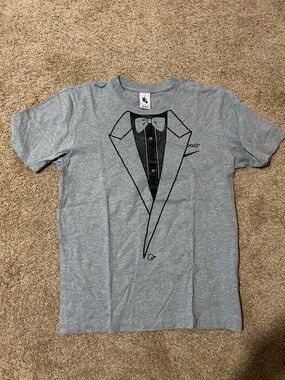 Nike Gray Short Sleeve T-Shirt with Tuxedo Graphic